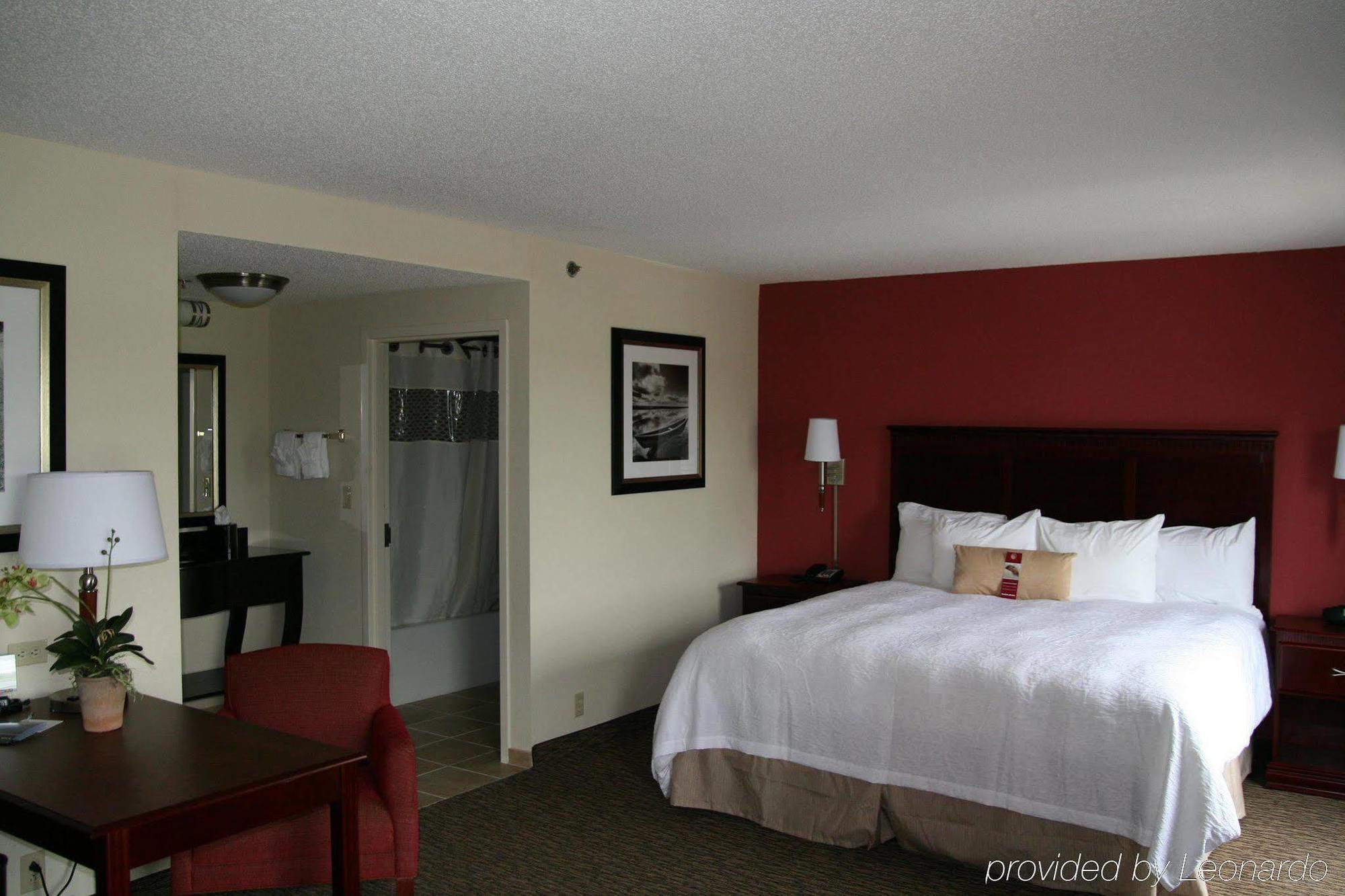 Hampton & Hotel Millington